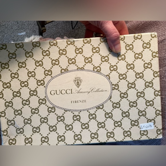 Gucci Sherry GG Supreme Canvas Clutch Velcro Closure with original box!! - Picture 8 of 16
